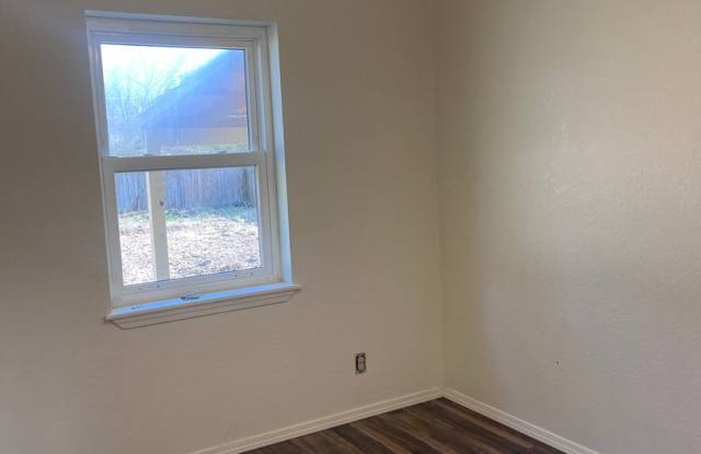 3 bedroom 1.5 bath house Gallery 4