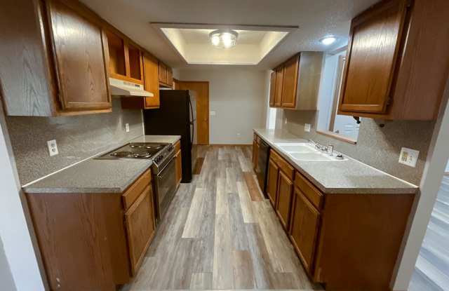 LEASING Gallery 4