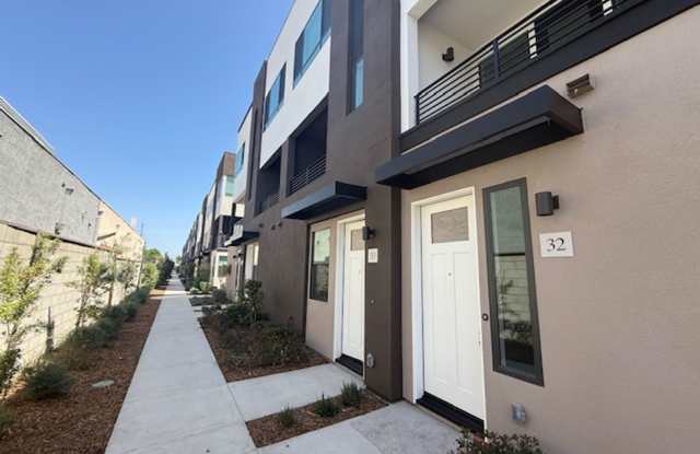 BEAUTIFUL BRAND NEW TOWNHOME IN STANTON FOR LEASE photos photos