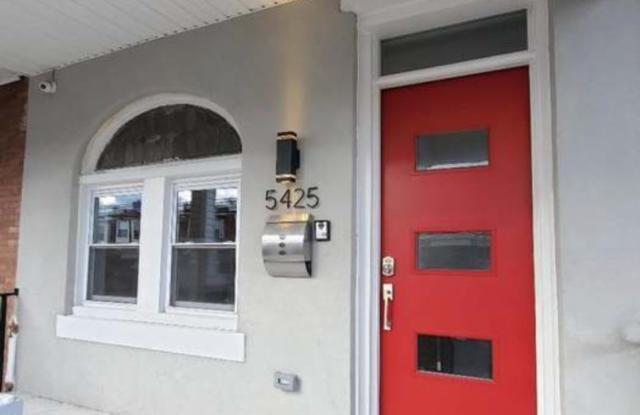 5425 Catharine Street photos photos