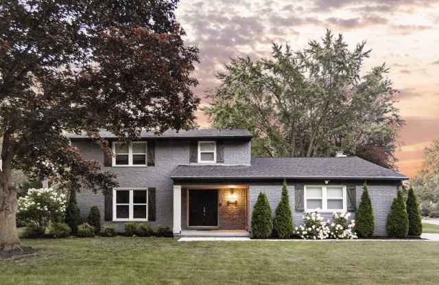 543 Wilshire Dr photos photos