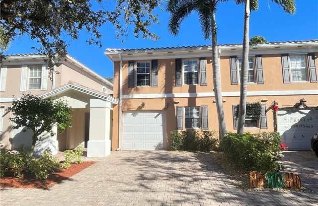 5549 Cove Cir photos photos