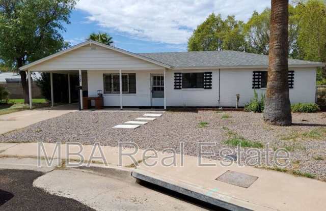 915 W 17th Pl photos photos