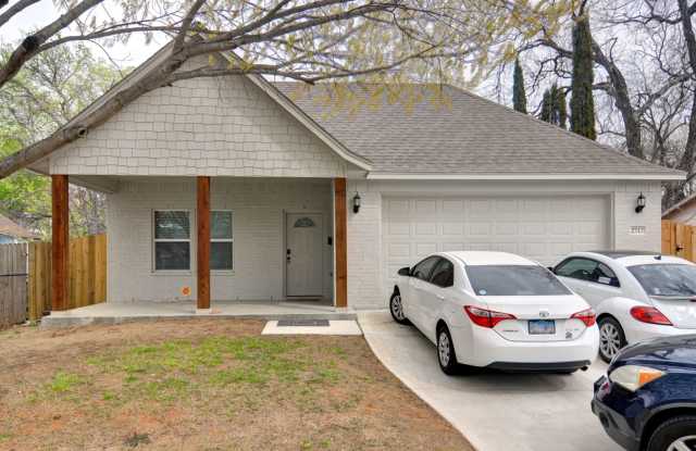 TCU - 2717 Frazier Ave - 2717 Frazier Avenue, Fort Worth, TX 76110