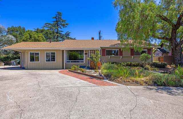 5 Bedroom 2 Bath House Close to Cal Poly Gallery 1