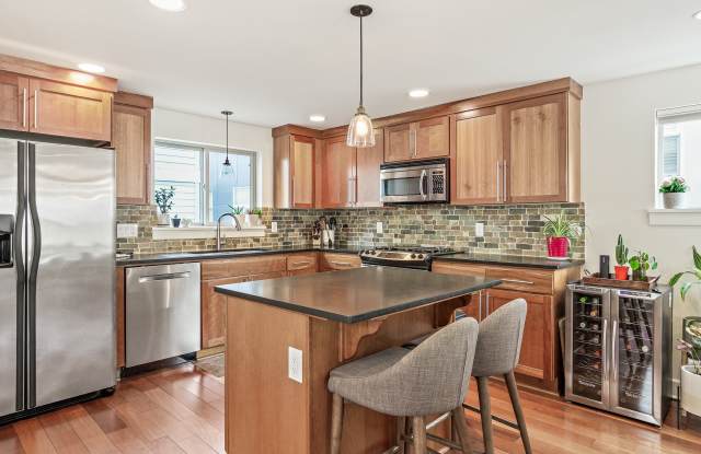 466 Northeast Maple Leaf Place photos photos