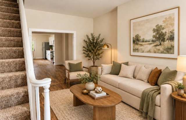 Comfort Comes Standard: 3 Bedrooms, Central AC, Laundry & Pets Welcome Gallery 1