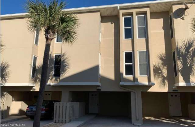 2008 OCEAN FRONT S - 2008 Ocean Drive South, Jacksonville Beach, FL 32250