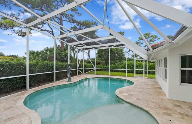 925 FOXPOINTE Circle Gallery 4