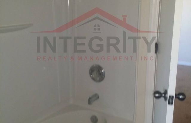 3bed/2.5bath townhome in Jacksonville FL Gallery 4