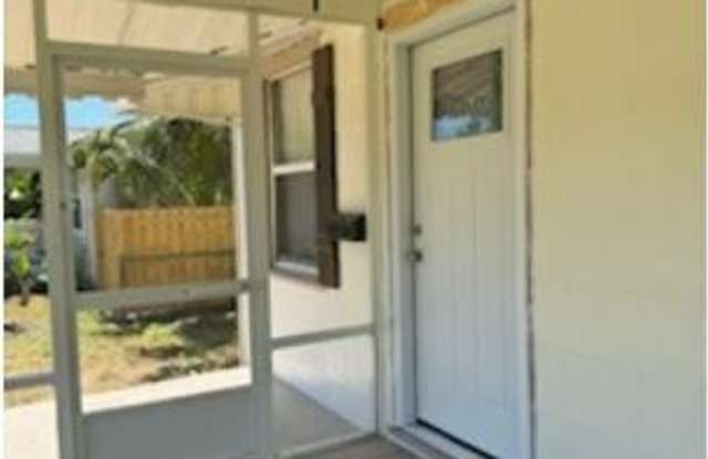 1220 PALM Circle Gallery 4
