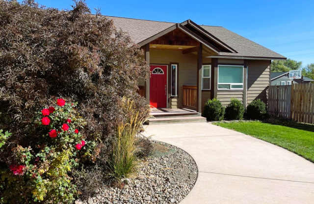 2208 N Spar Lane- - Martin Gallery 2