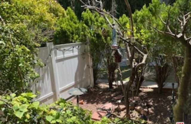 1725 Malcolm Ave photos photos