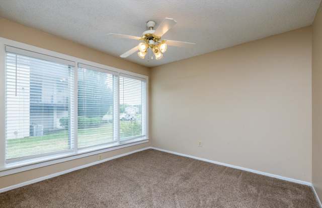 Emerald Hills Apartments Gallery 3
