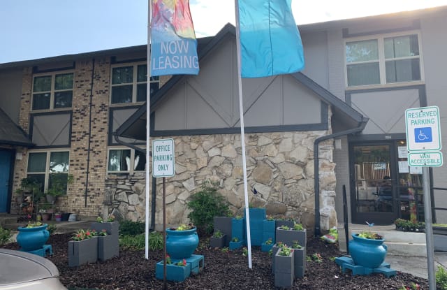 Regis Square Gallery 2