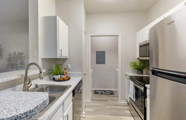 Keystone Falls Apartment Homes Gallery 2