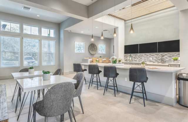 Venice Isles Luxury Apartments Gallery 4