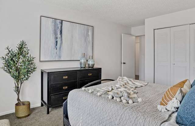 Mid Central Apartments Gallery 4