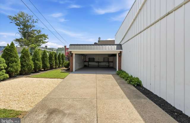 4419 EDGEMONT Street Gallery 4