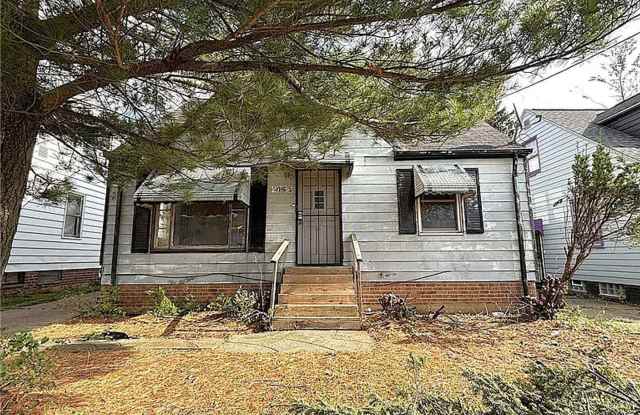 3-Bedroom Colonial in Cleveland photos photos