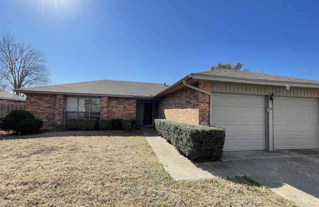 2625 Carrington Ln - 2625 Carrington Lane, Grand Prairie, TX 75052