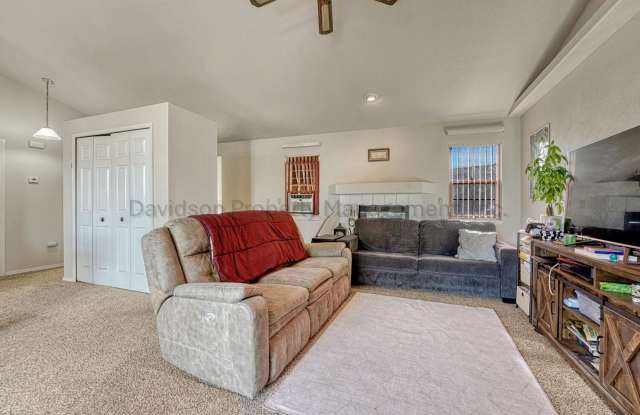 Inviting 3 Bedroom Townhouse on the West Side of Colorado Springs Gallery 4