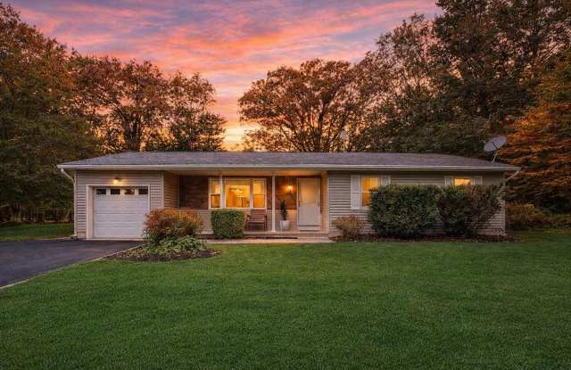 Charming 4BR Ranch with Garage in Jackson Cul-de-Sac photos photos