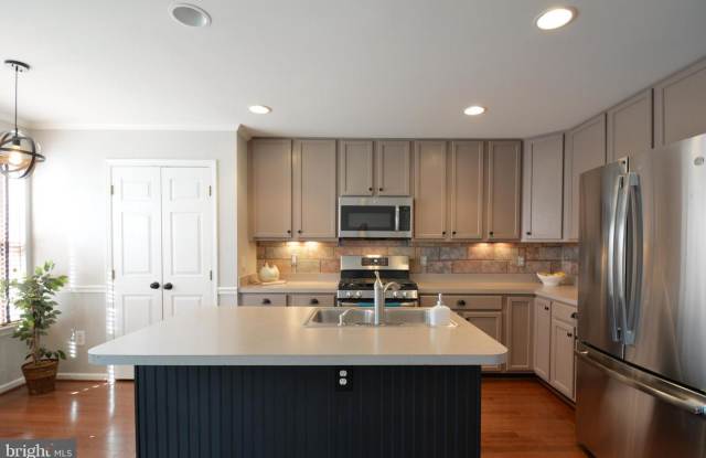 7753 SULLIVAN CIR Gallery 3