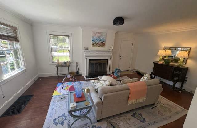 2035 Chesterfield Avenue Gallery 3