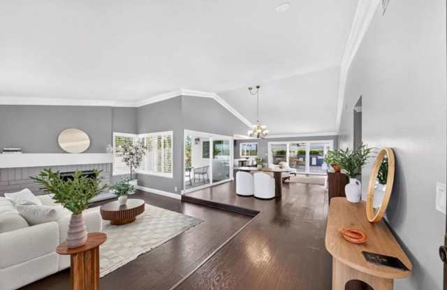 Luxury 5-BedroomHome with Pool & Spa in Yorba Linda Gallery 3