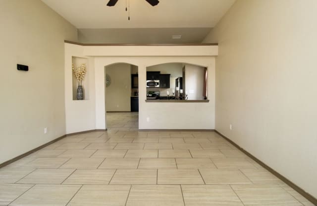12753 Maria L Fernandez 4 Bedroom Gallery 4