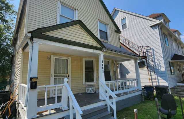 Charming 4-Bedroom Property in Prime Location photos photos