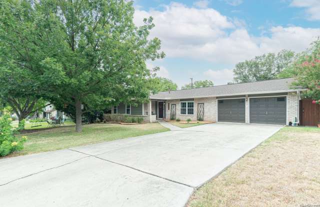 2902 SIR PHILLIP DR photos photos