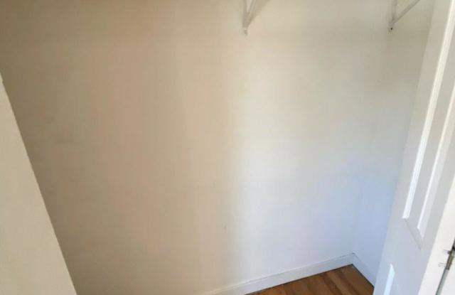 834 Reba Pl. Gallery 4
