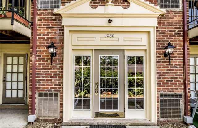 1060 Chatham Park Drive photos photos