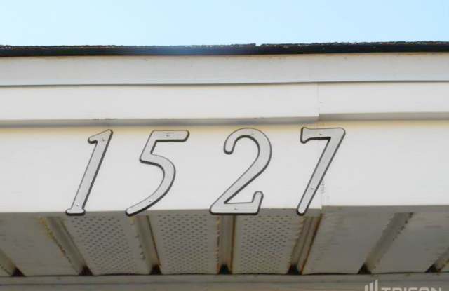 1527 W 5th Street Gallery 3