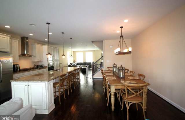 20708 DUXBURY TERRACE Gallery 3