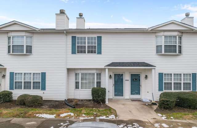 3915 Sterling Pointe Drive unit: Jj9 - 3915 Sterling Pointe Drive, Greenville, NC 28590