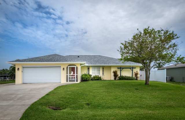 QUINTESSENTIAL EXECUTIVE HOME WITH SAILBOAT ACCESS photos photos