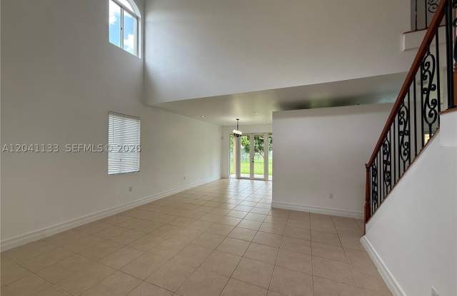 1926 SE 23rd Ct Gallery 2