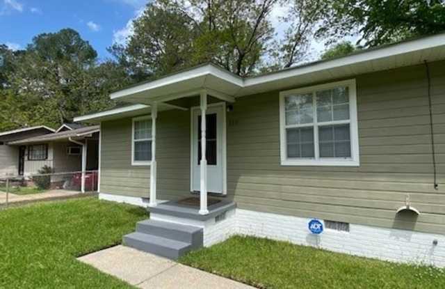 Cute 3 Bedroom Home In South Jackson Gallery 3