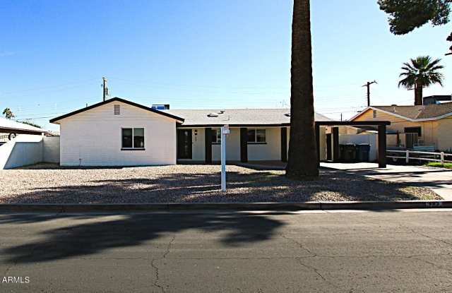 443 N SYCAMORE -- photos photos