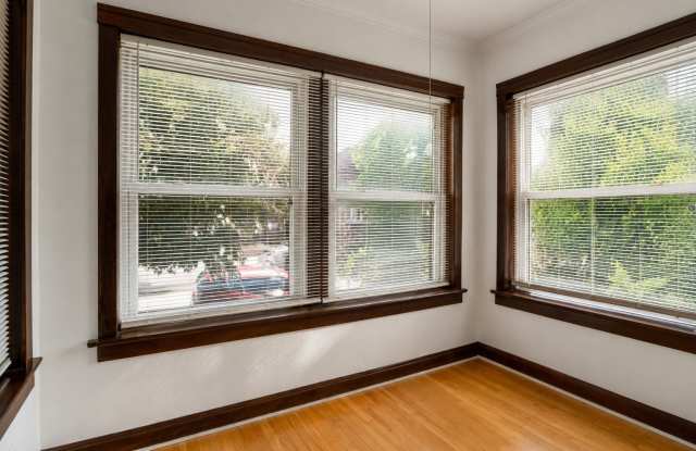 1528 E 74th Place Gallery 4