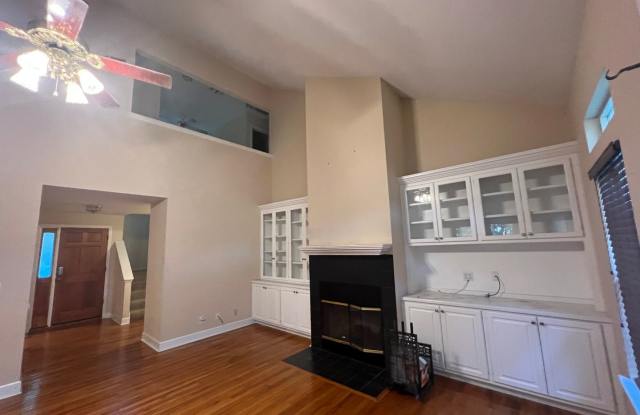 Massive 3 Bedroom 2.5 Bathroom Single-Family Home with Real Hardwood Floors and a Huge Two-Car Garage photos photos