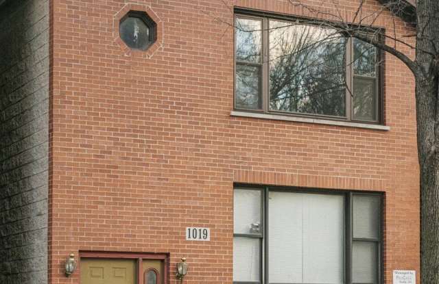 1019 S Oakley Boulevard photos photos