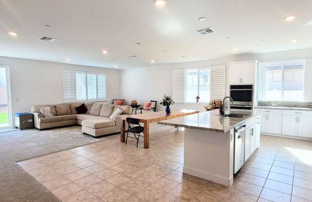 Gorgeous New Lennar Home - Lots of Upgrades - Solar- Must See Gallery 3