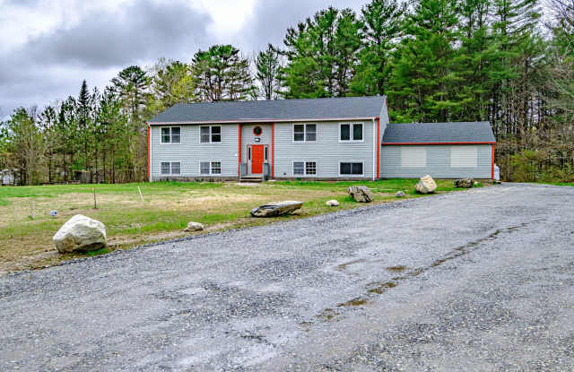 18 Chestnut Drive - 18 Chestnut Drive, Sagadahoc County, ME 04086