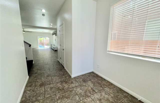 8412 Golden Amber Street Gallery 3