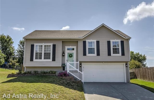 11023 N Ditman Ct - 11023 North Ditman Court, Kansas City, MO 64157
