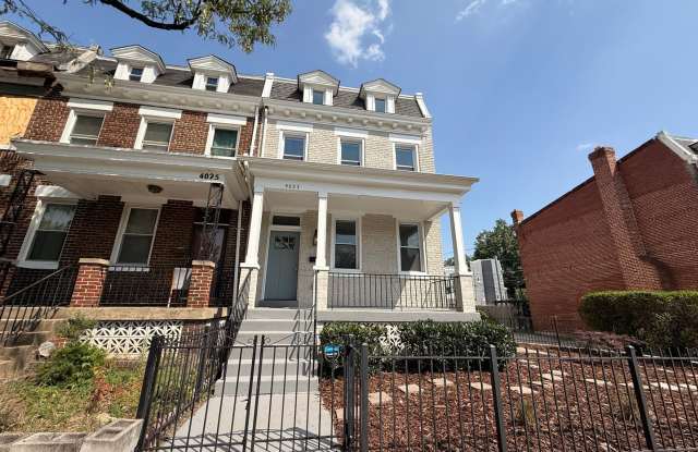 Stunning END UNIT 4 Bed + 3.5 BA located in Petworth! photos photos Stunning END UNIT 4 Bed + 3.5 BA located in Petworth! photos photos